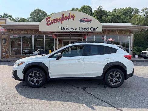 Used 2021 Subaru Crosstrek 2.5i Sport w/ Moonroof Package AWD/4WD image 2
