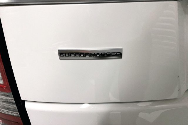 Used 2016 Land Rover Range Rover Supercharged AWD/4WD image 7