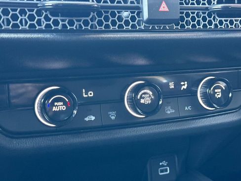 Certified 2025 Honda HR-V Sport image 22
