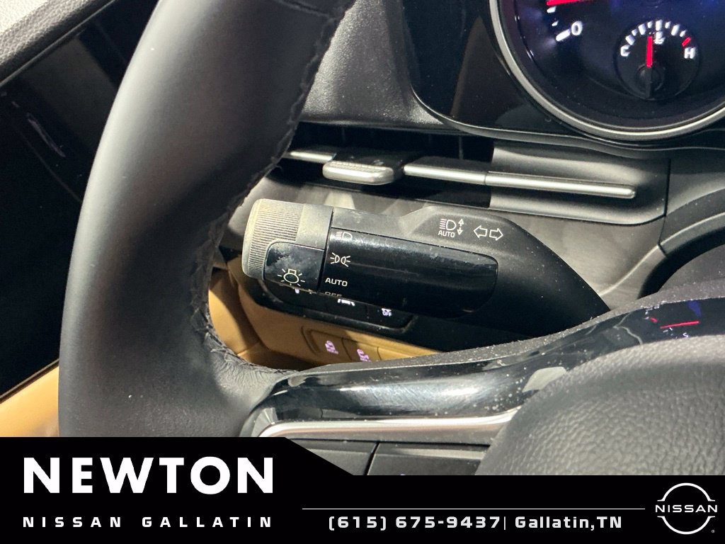 Used 2022 Kia Carnival EX FWD image 41