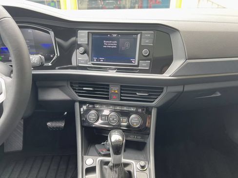 Used 2024 Volkswagen Jetta SE FWD image 26