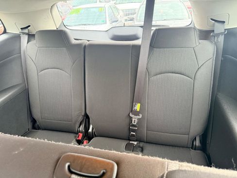 Used 2017 Chevrolet Traverse LT image 10