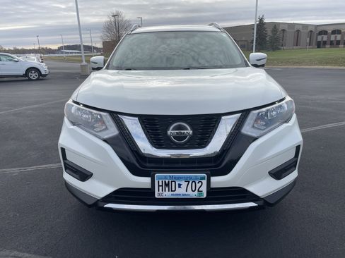 Used 2018 Nissan Rogue SV w/ Premium Package image 8