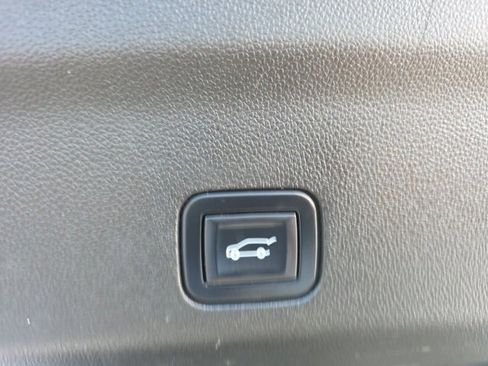 Used 2023 Chevrolet Tahoe LT image 34