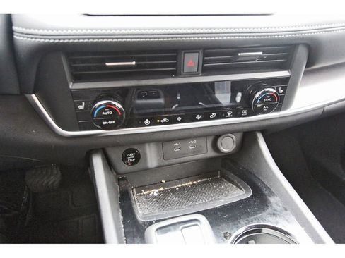 Used 2025 Nissan Rogue SV w/ SV Premium Package FWD image 21