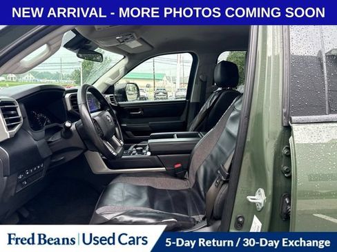 Used 2022 Toyota Tundra SR5 w/ SR5 Convenience Package AWD/4WD image 12