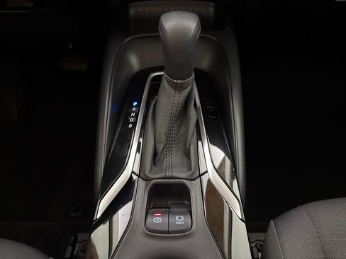 Used 2021 Toyota Corolla LE image 18