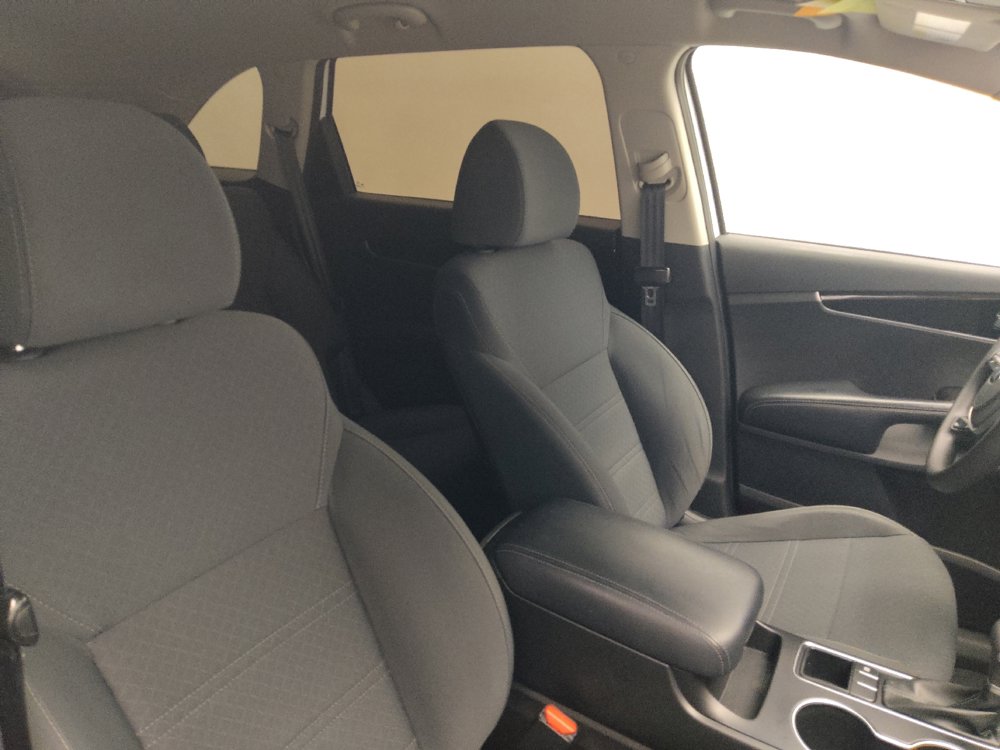 Used 2020 Kia Sorento LX FWD image 21