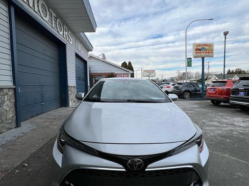 Used 2019 Toyota Corolla XSE image 3