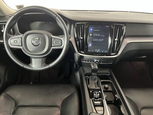 Used 2019 Volvo S60 T6 Momentum w/ Multimedia Package image 13