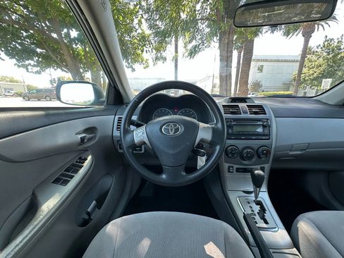Used 2012 Toyota Corolla LE image 11