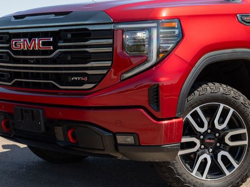 Used 2023 GMC Sierra 1500 AT4 w/ AT4 Preferred Package AWD/4WD image 8