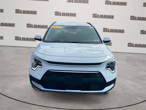 Used 2023 Kia Niro EX image 8