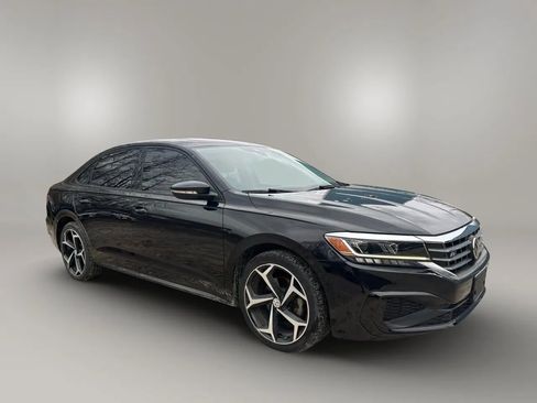 Used 2020 Volkswagen Passat 2.0T R-Line image 13