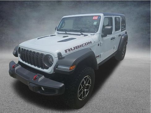 Used 2025 Jeep Wrangler Unlimited Rubicon AWD/4WD image 3