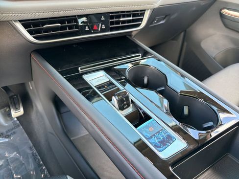 New 2026 Volkswagen Atlas Peak Edition AWD/4WD image 25
