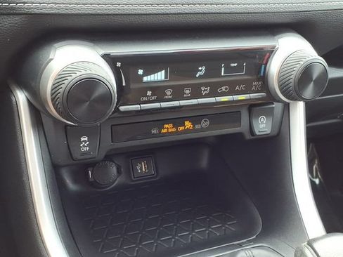 Used 2024 Toyota RAV4 LE AWD/4WD image 24