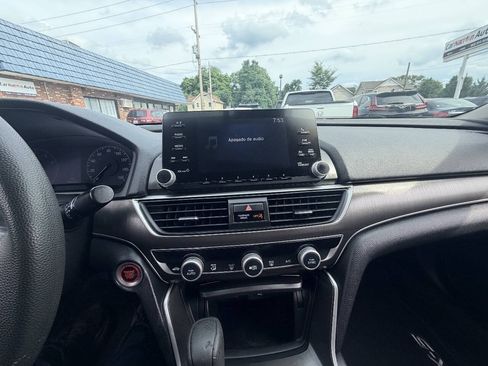 Used 2018 Honda Accord LX image 4