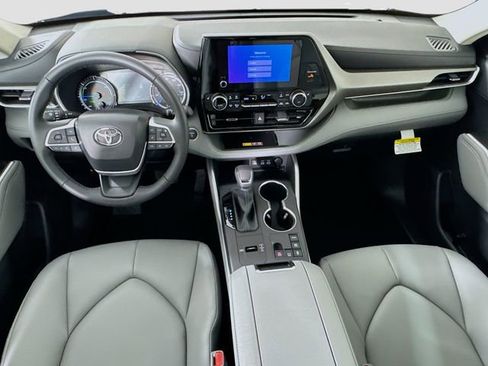 New 2026 Toyota Highlander XLE image 24