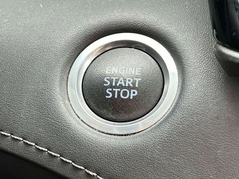 Used 2021 Toyota Highlander LE image 31