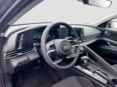 New 2026 Hyundai Elantra SE image 9