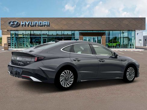 New 2026 Hyundai Sonata Limited FWD image 8