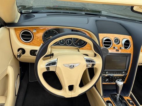Used 2017 Bentley Continental GT image 32
