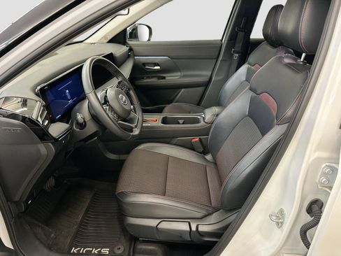 Used 2025 Nissan Kicks SR AWD/4WD image 13