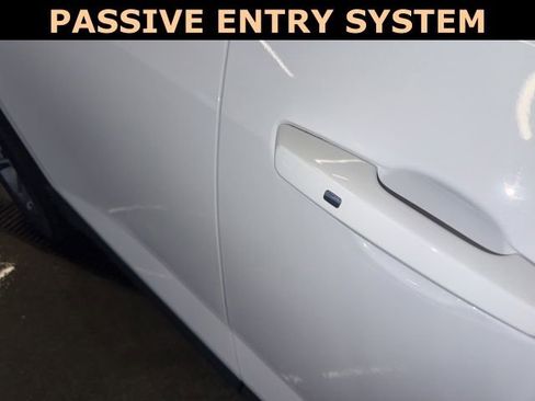 Used 2025 GMC Terrain Elevation image 11