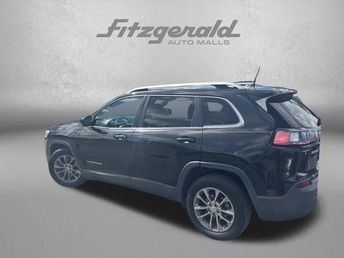 Used 2019 Jeep Cherokee Latitude Plus w/ Comfort/Convenience Group FWD image 4