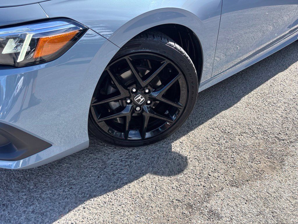 Used 2024 Honda Civic Sport image 2