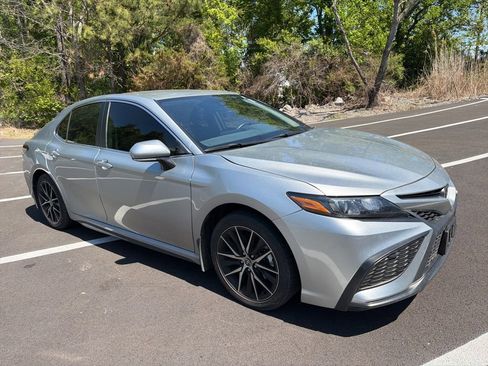 Used 2024 Toyota Camry SE w/ Blackout Package (TMS) FWD image 3
