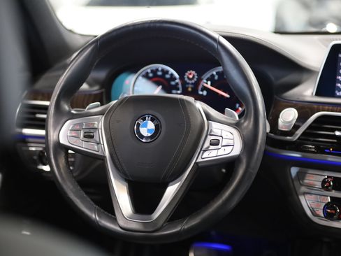 Used 2019 BMW 750i xDrive w/ Executive Package AWD/4WD image 27