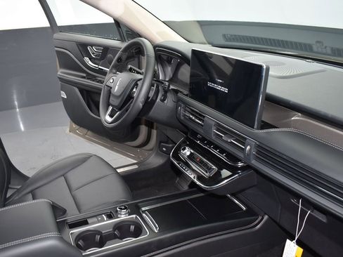 New 2025 Lincoln Corsair Reserve image 25