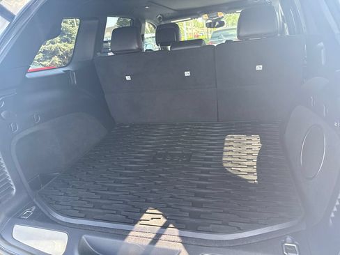 Used 2019 Jeep Grand Cherokee Limited w/ Luxury Group II AWD/4WD image 43