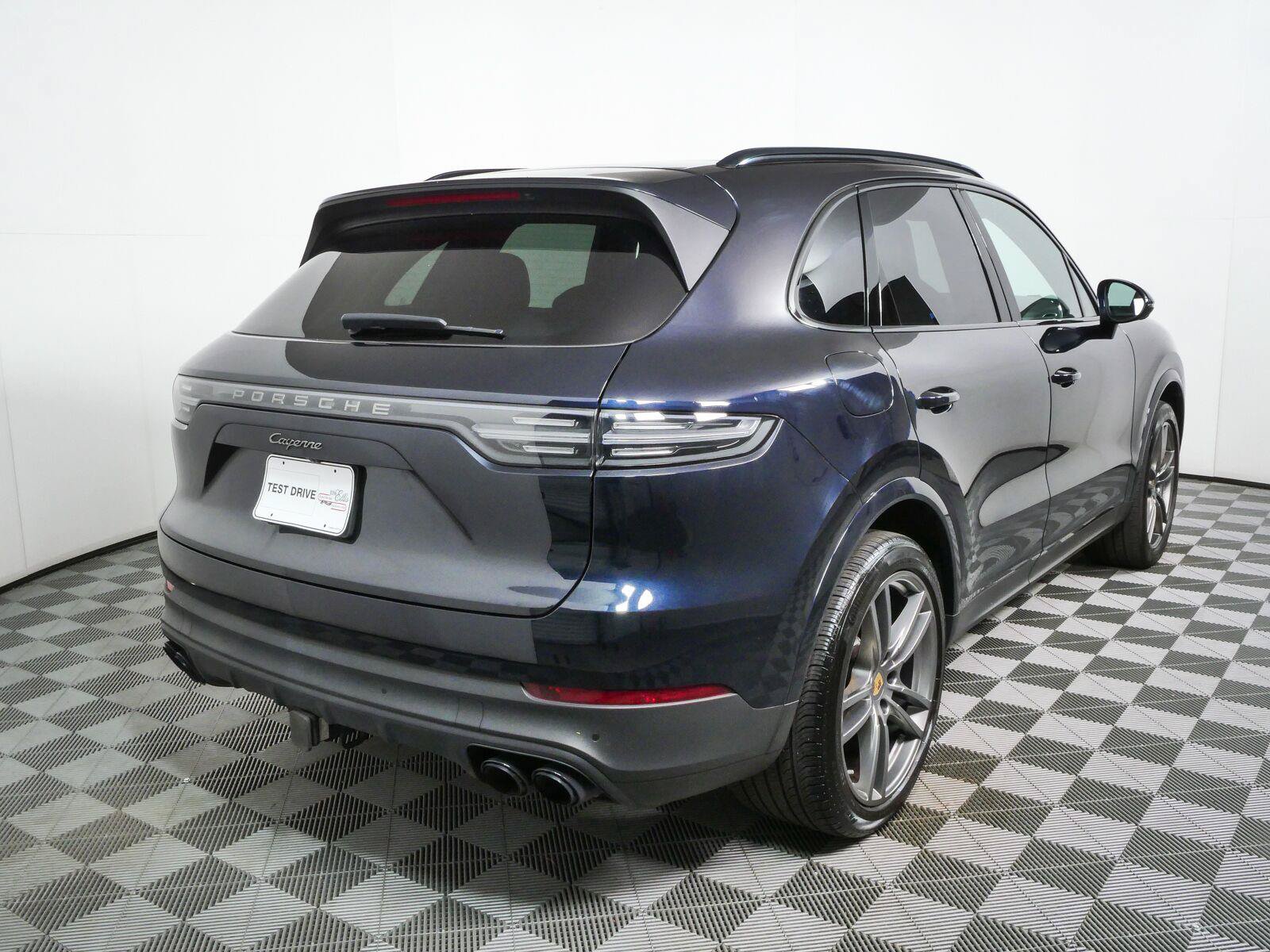 Certified 2023 Porsche Cayenne Platinum Edition AWD/4WD image 30