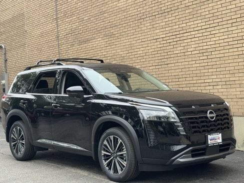 New 2026 Nissan Pathfinder Platinum AWD/4WD image 2