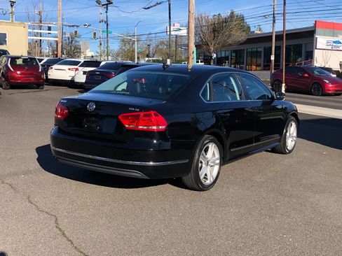 Used 2014 Volkswagen Passat TDI SE image 4