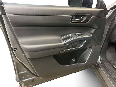 Used 2025 Nissan Pathfinder Rock Creek AWD/4WD image 12