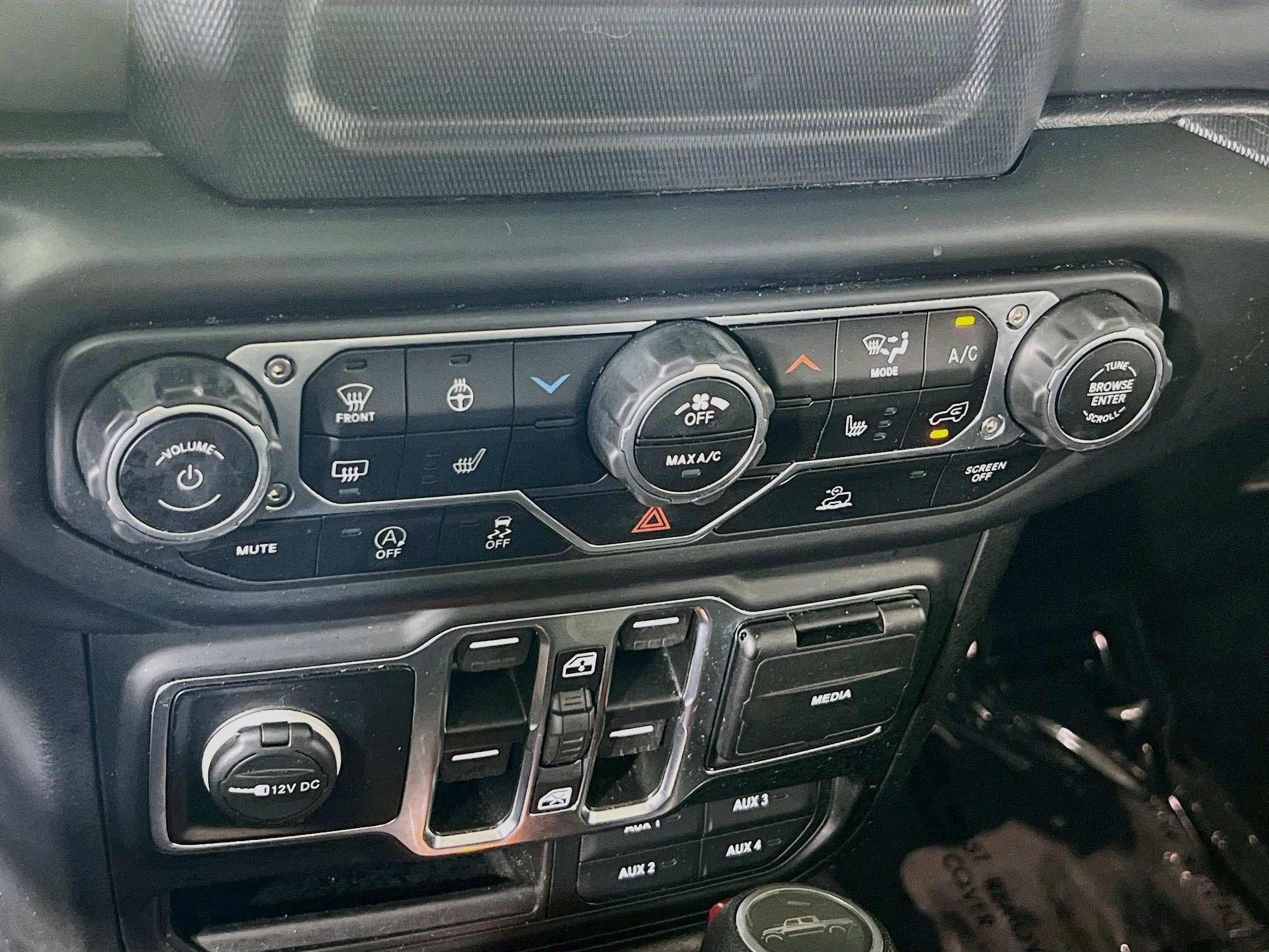 Used 2023 Jeep Gladiator Sport AWD/4WD image 15