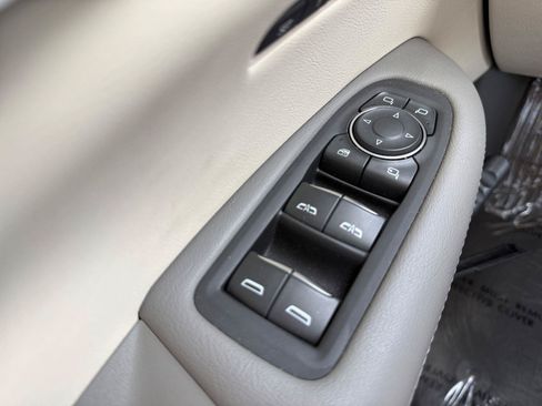 Used 2023 Cadillac XT5 Premium Luxury w/ LPO, Floor Liner Package AWD/4WD image 24