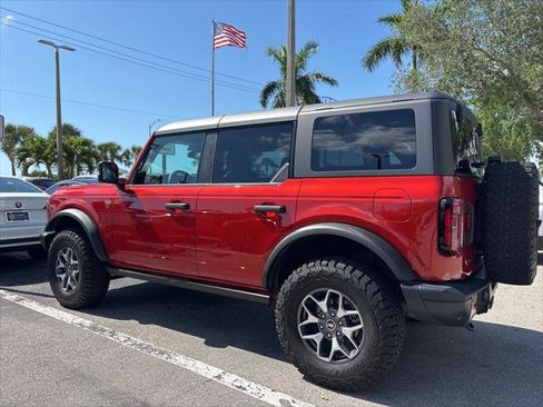 Used 2023 Ford Bronco Badlands image 4