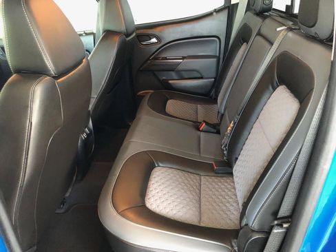 Used 2021 Chevrolet Colorado Z71 AWD/4WD image 9