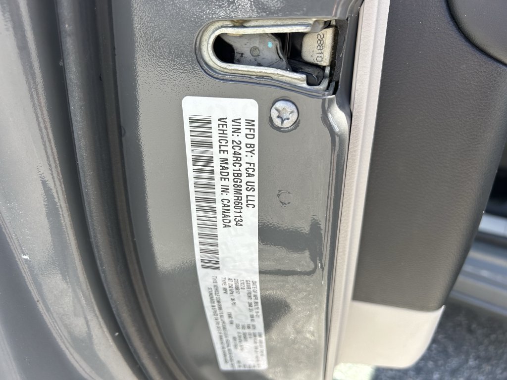 Used 2021 Chrysler Pacifica Touring-L FWD image 38