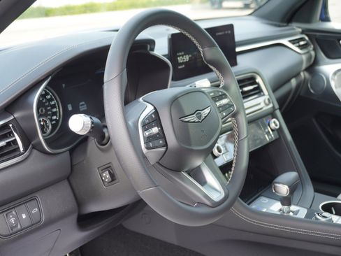 Used 2025 Genesis G70 2.5T w/ Sport Prestige Package image 19