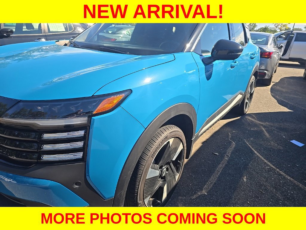 Used 2025 Nissan Kicks SR AWD/4WD image 5