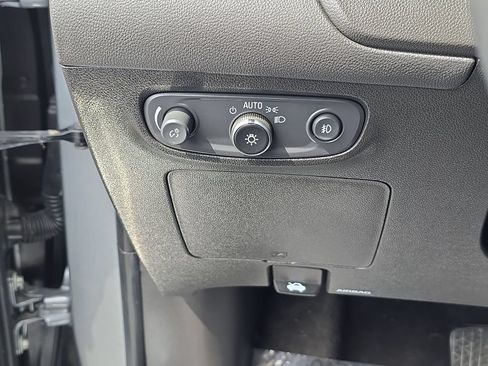 Used 2023 Buick Encore GX Select FWD image 17