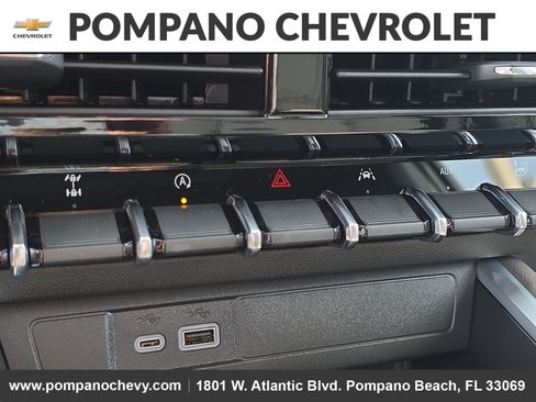 New 2026 Chevrolet Colorado ZR2 w/ Technology Package AWD/4WD image 23