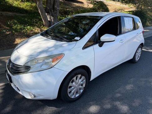 Used 2016 Nissan Versa Note SV FWD image 1