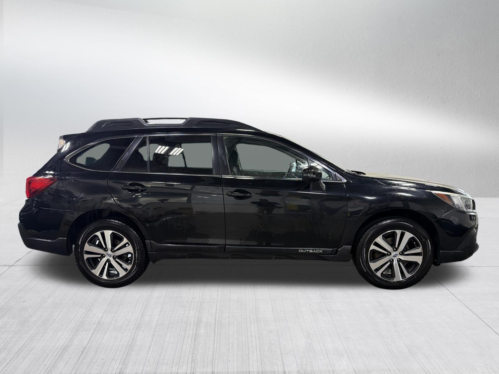 Used 2019 Subaru Outback 2.5i Limited AWD/4WD image 8